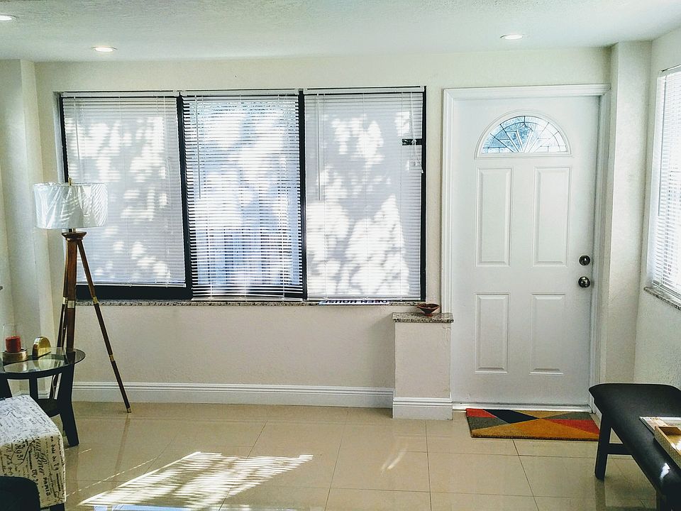 1st image of 1207 NE 13th St
