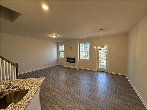 5th image of 5142 Longview Run