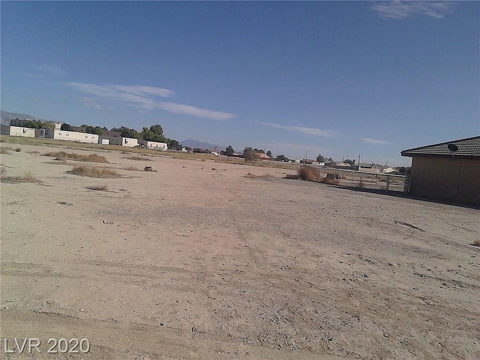 2nd image of 1600 S Hiawatha St
