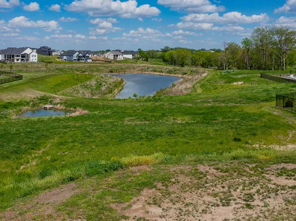 3837 NW 183rd St, Clive, IA 50325