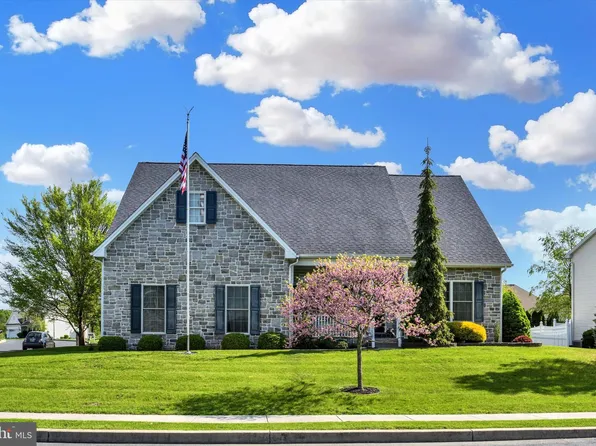 65 Pine Creek Dr, Carlisle, PA 17013