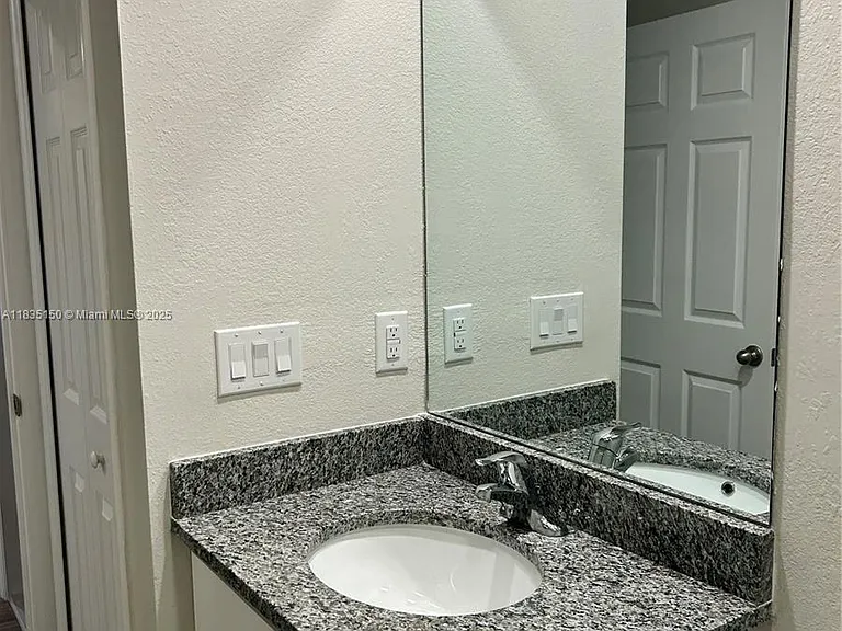 3415 20th St W — Photo 10