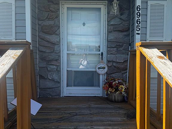 4th image of 6965 Sterling Rd