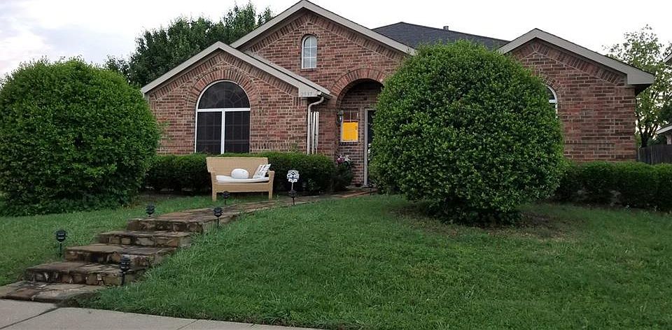 1st image of 2537 Redfield Dr