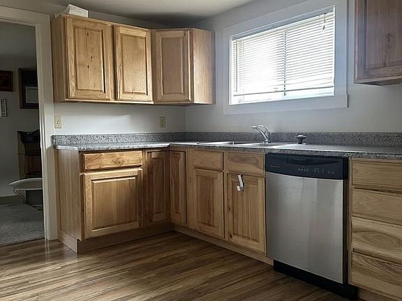 4th image of 206 8th St