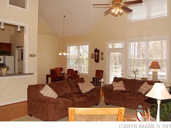 3rd image of 1242 Waterford Dr