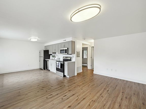 Living room & Kitchen