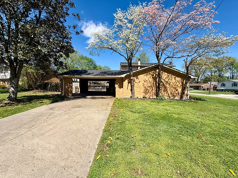 11004 Lehr Rd — Photo 6