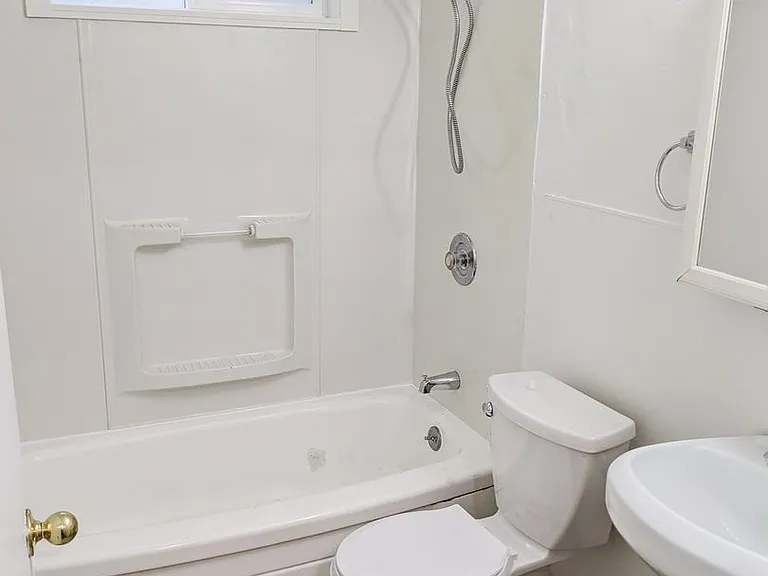 1136 Fairmount Ave S — Photo 39