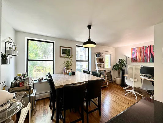 Rented by Oxford Property Group | media 34