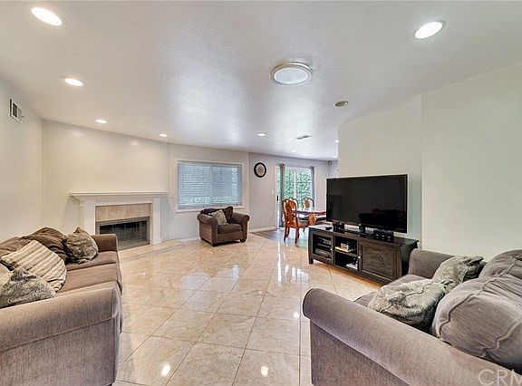 2nd image of 5503 Hackett Ave