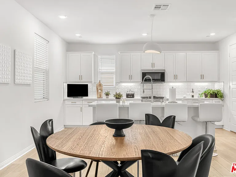 768 Daniel Freeman Cir — Photo 22