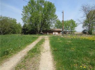 952 Quick Rd, Clarksburg, PA 15725