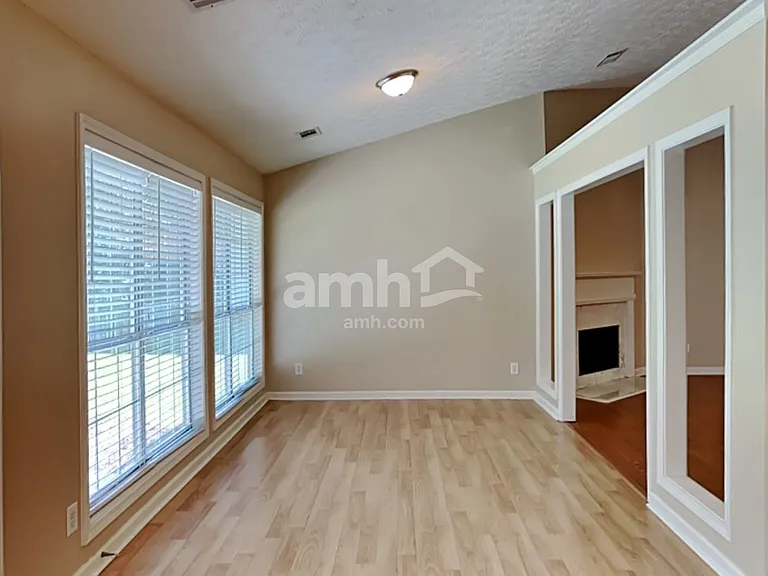 4620 English Oaks Ln — Photo 5