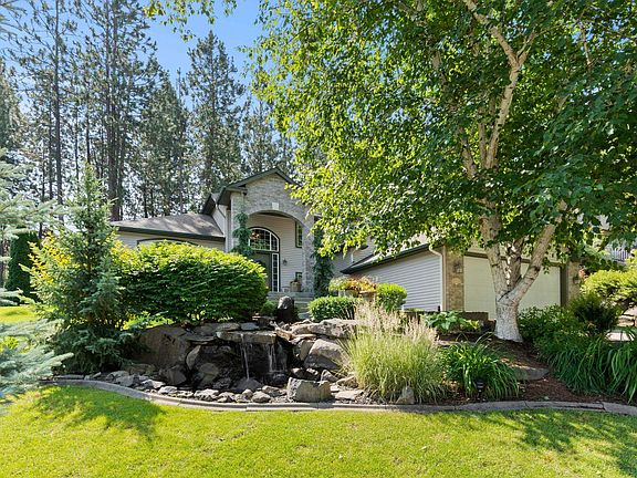 2nd image of 6415 S Woodland Ct