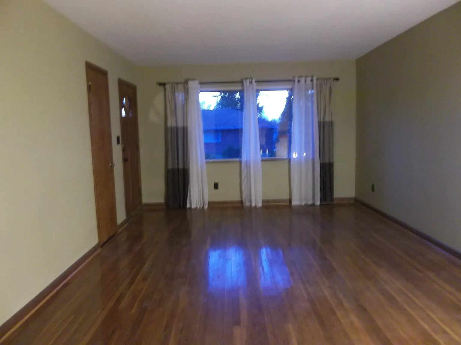 2 bed, 938 sqft, $1,445 — Photo 3