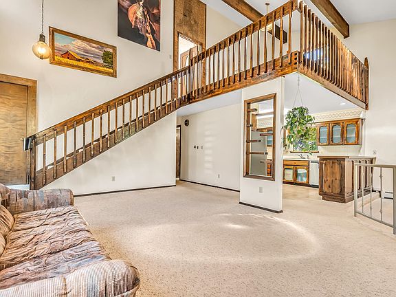 4th image of 536 Tiara Dr