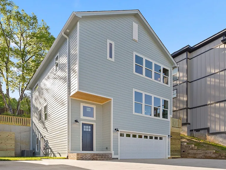 638 Ladd Ave — Photo 4