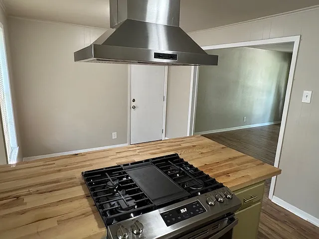 3 bed, 945 sqft, $1,600 — Photo 2