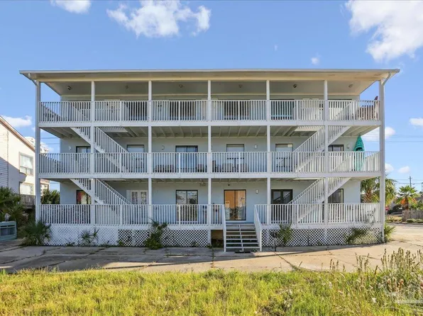 8460 Gulf Blvd APT 302, Navarre, FL 32566