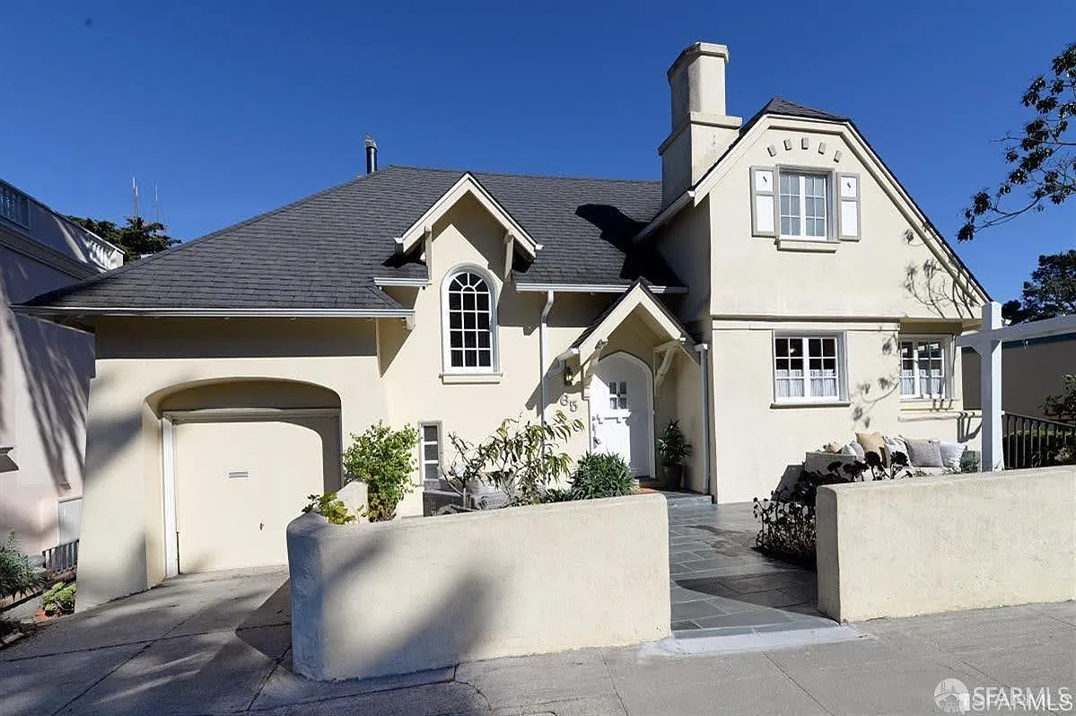 3 bed, 3.5 bath, 2010 sqft, $15,000 — Photo 2