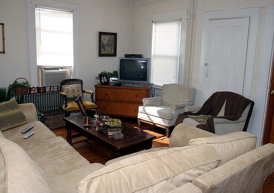 2nd image of 429 Front St