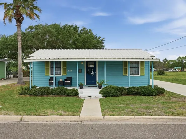 819 S Church St, Rockport, TX 78382