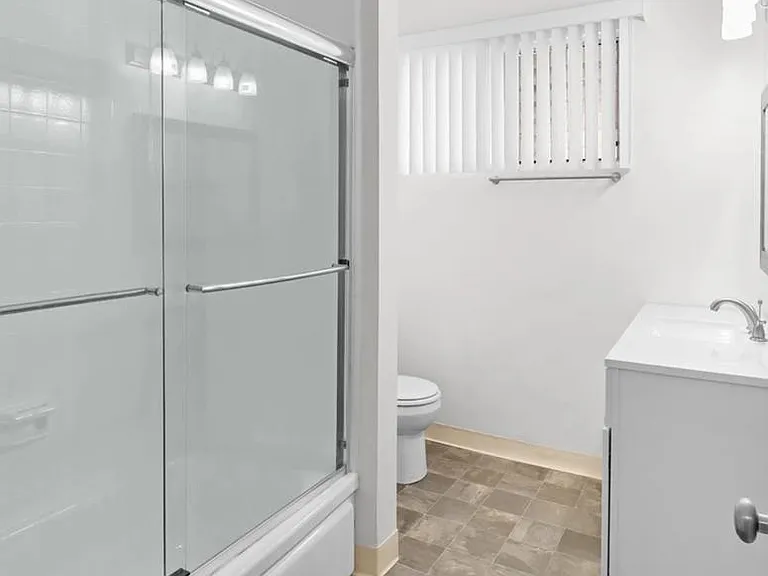 14332 Riverside Dr #5 — Photo 24