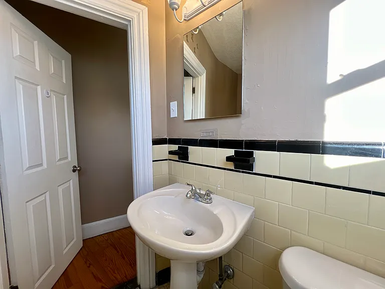 836 Main St #3L — Photo 15