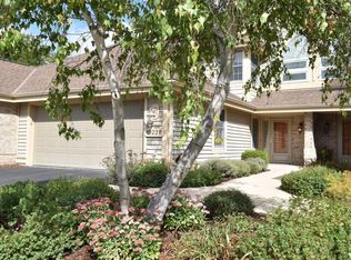 1922 Springbrook N UNIT B, Waukesha, WI 53186