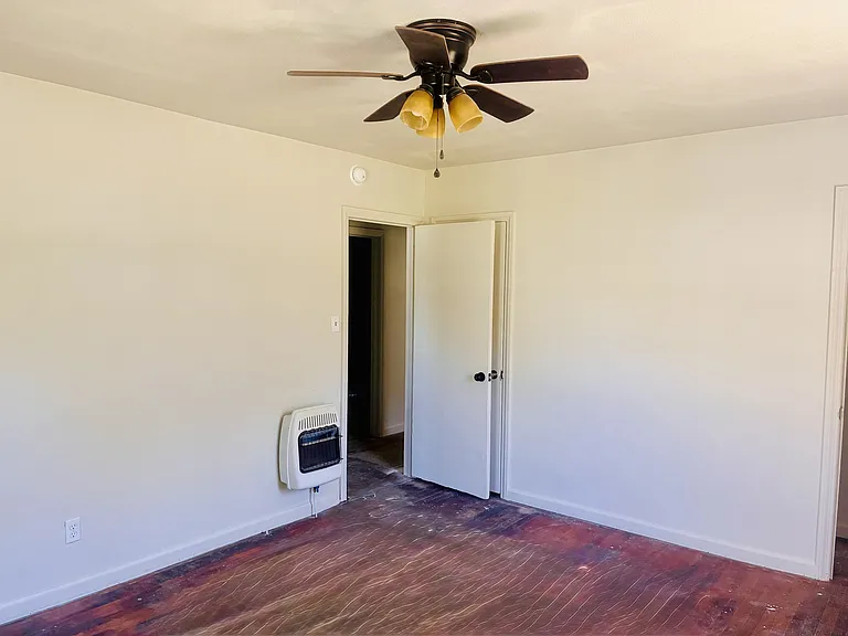 806 Miller Ave — Photo 3