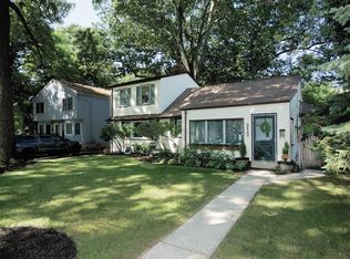 213 Grove Ave, Middlesex, NJ 08846