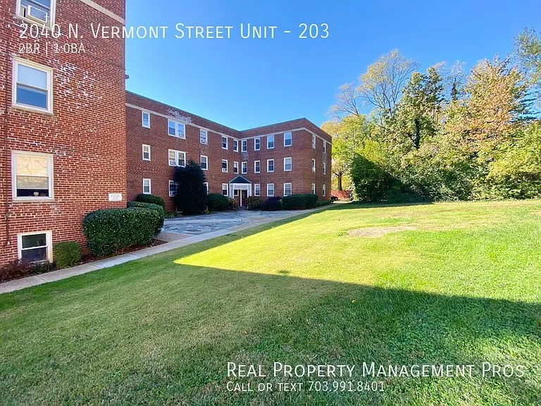 2040 N Vermont St #203 — Photo 18