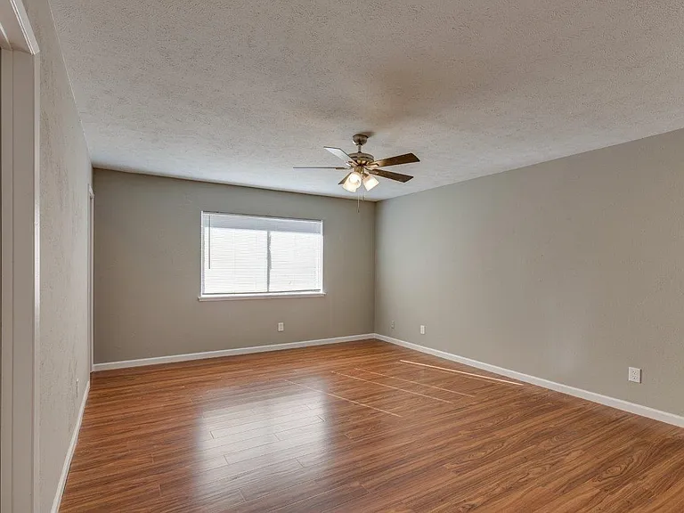 5709 Christie Ln — Photo 6