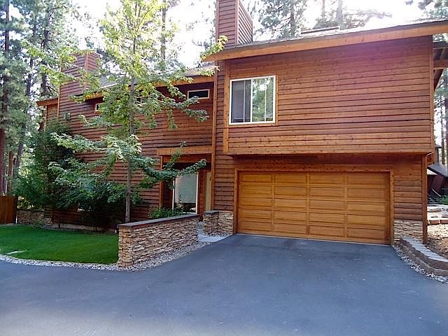 Low elevation on private cul-de-sac
