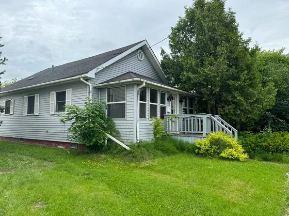 905 Augusta St, Sault Sainte Marie, MI 49783