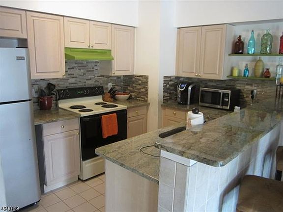 4th image of 1201 Schindler Ln #1201