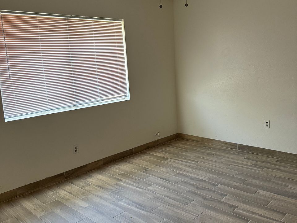 2nd image of 3021 Alloway Ln APT A