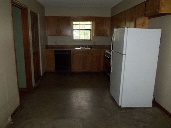 5th image of 4131 Pebble Creek Dr