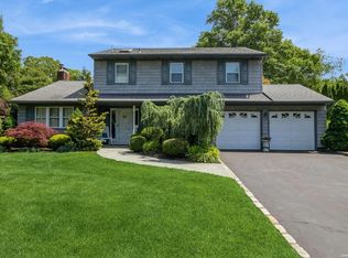 2 Toga Ct, East Northport, NY 11731