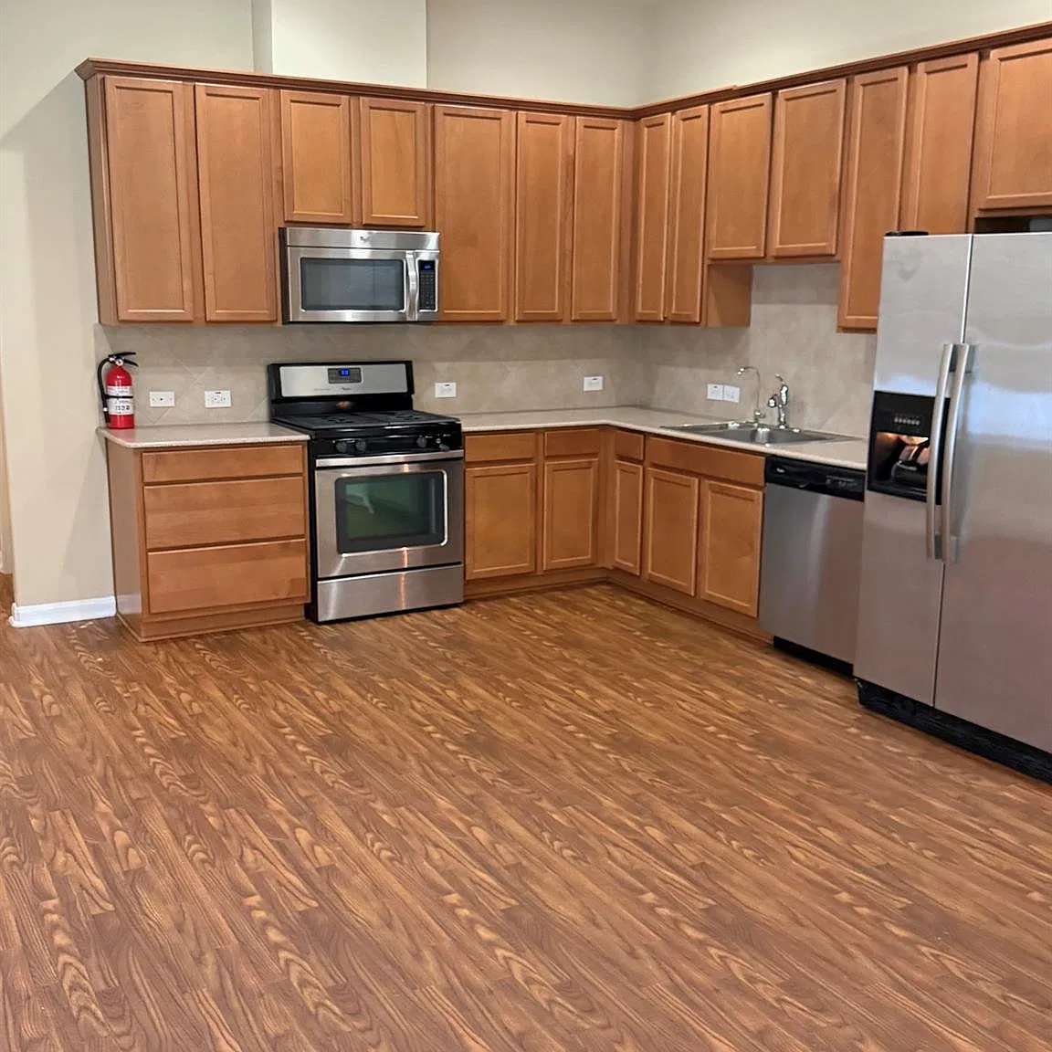 3 bed, 2.0 bath, 1383 sqft, $1,775 — Photo 3
