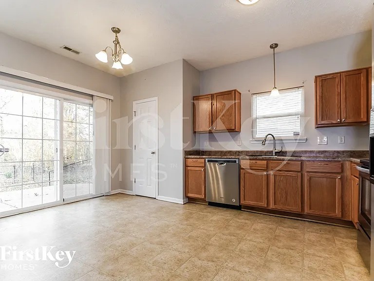 7244 Mosaic Dr — Photo 5