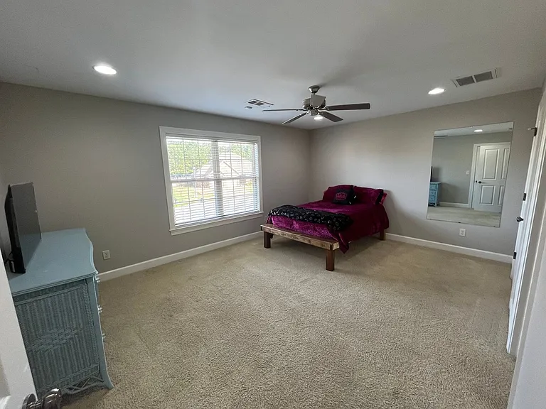 808 Old White Ln — Photo 31