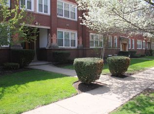 922 Main St APT 1, Evanston, IL 60202