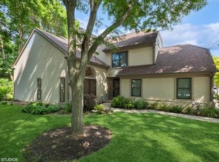 100 N Summit Dr, Schaumburg, IL 60194