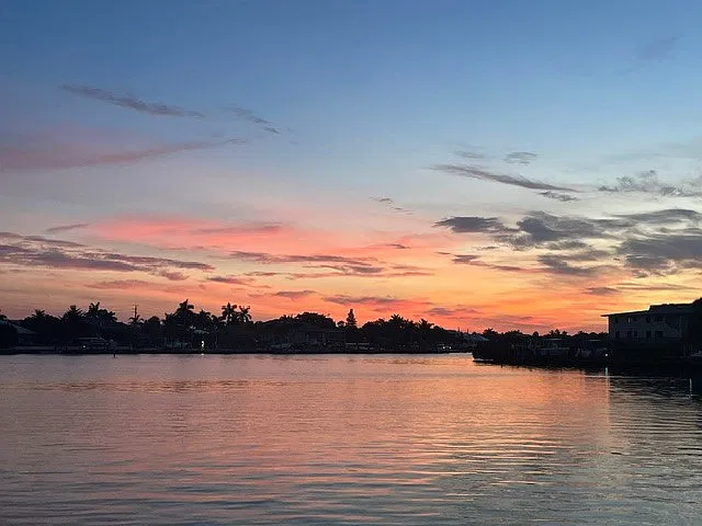 11 Seaside Ct