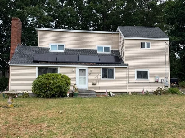 17 E Public St, Assonet, MA 02702