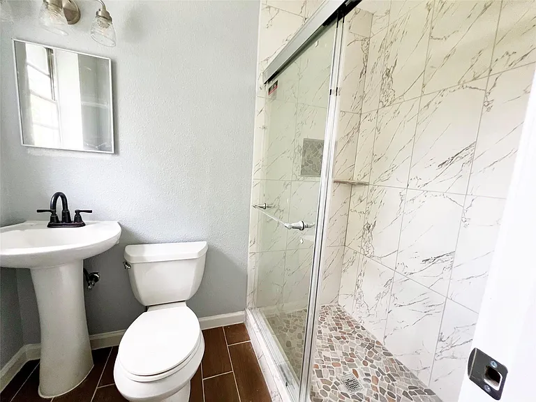 103 Cosmos St #4 — Photo 5