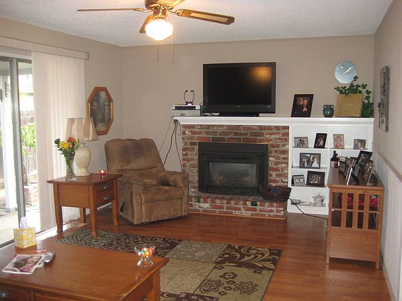 2nd image of 808 Maplewood Dr