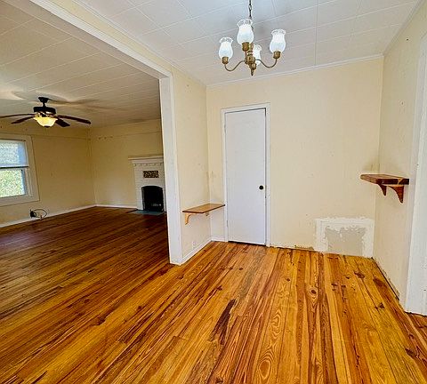 3rd image of 1808 Waverly Pkwy